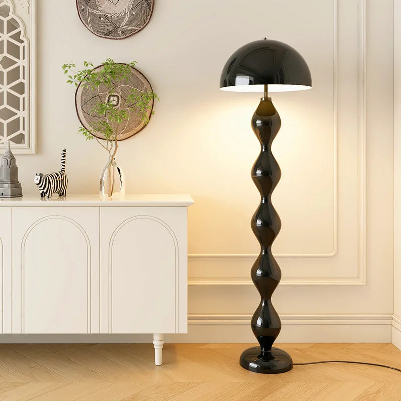 Lampadaire champignon métal Bolo, détail de l'abat-jour en dôme