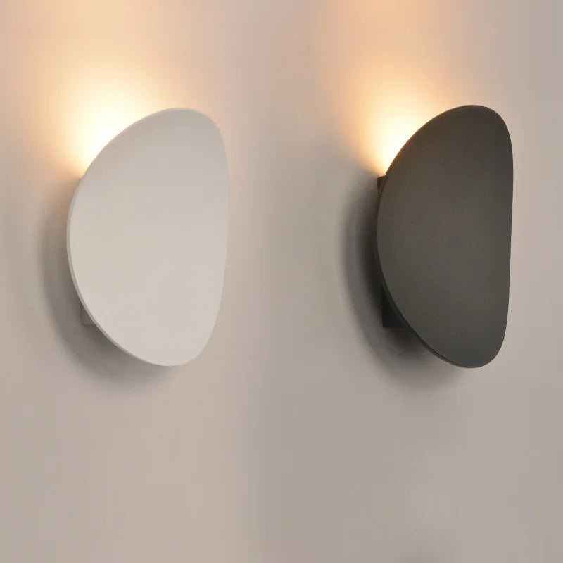 Applique murale aluminium galet Pebo, coloris noir et blanc