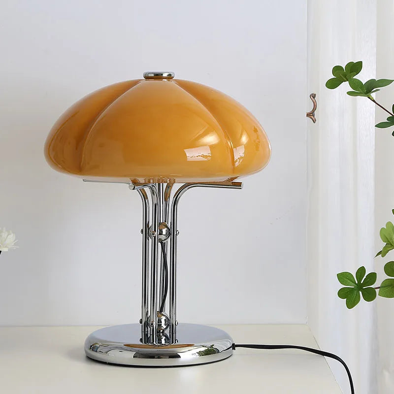 Lampe Cléo, dôme ambré vu de face