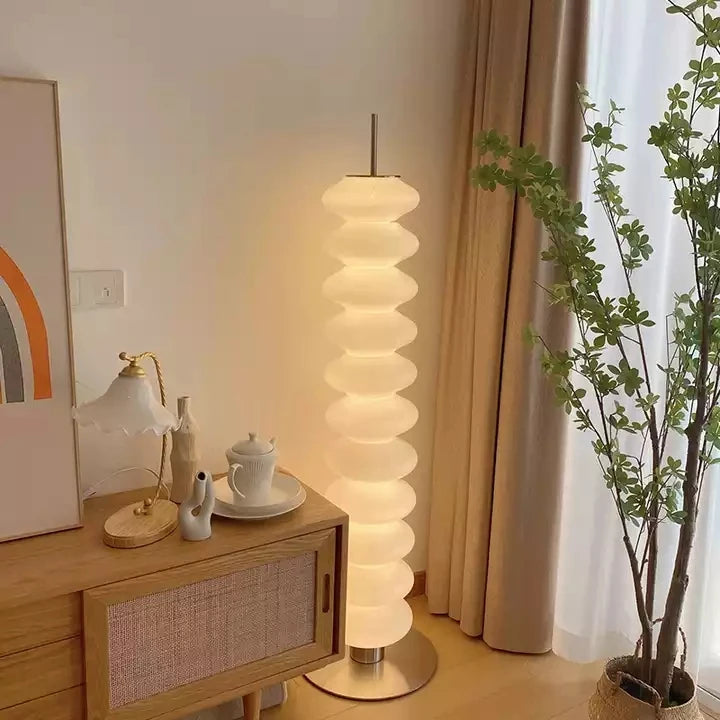 Lampadaire colonne Nuvo, détail des anneaux superposés