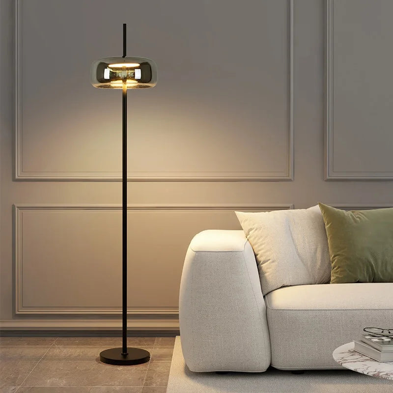 Lampadaire Nesto, détail de la coupe en verre teinté