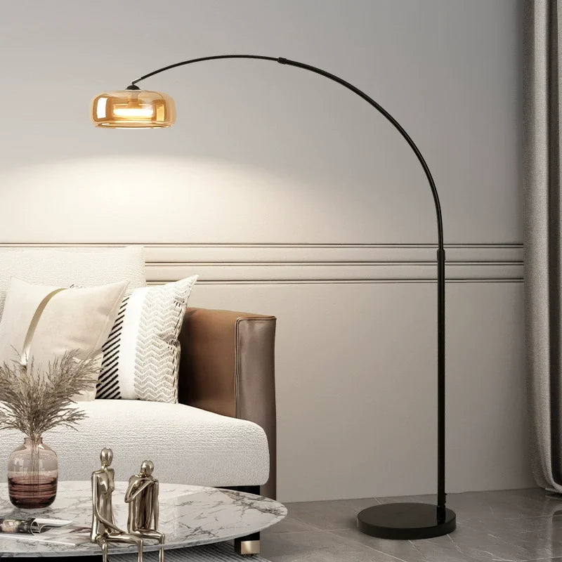 Lampadaire arc Arko en situation dans un salon